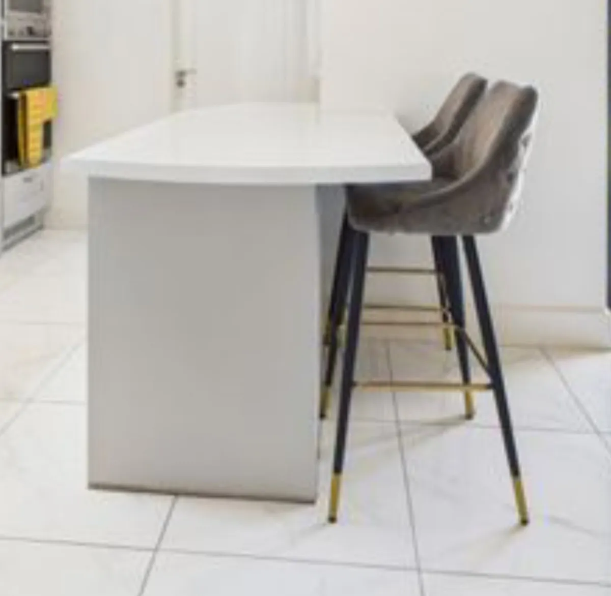 4 Dining Chairs & 2 matching Stools - Image 3