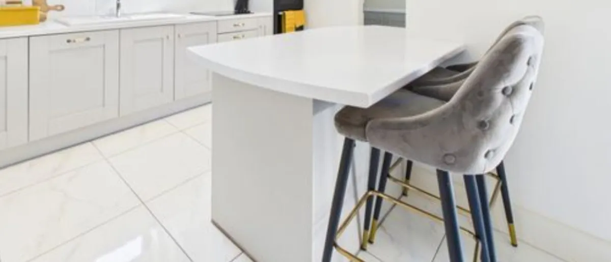 4 Dining Chairs & 2 matching Stools - Image 4