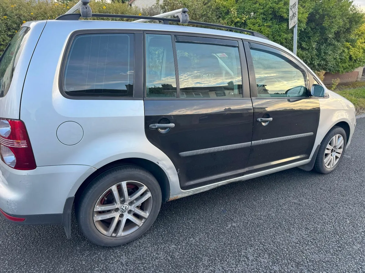 Volkswagen Touran 2007 - Image 4