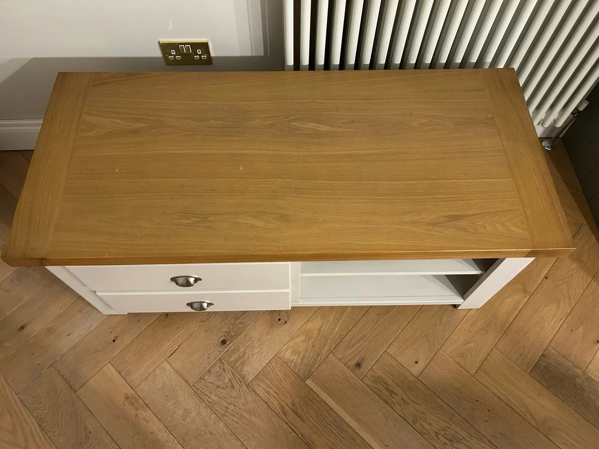 TV Unit - Image 2