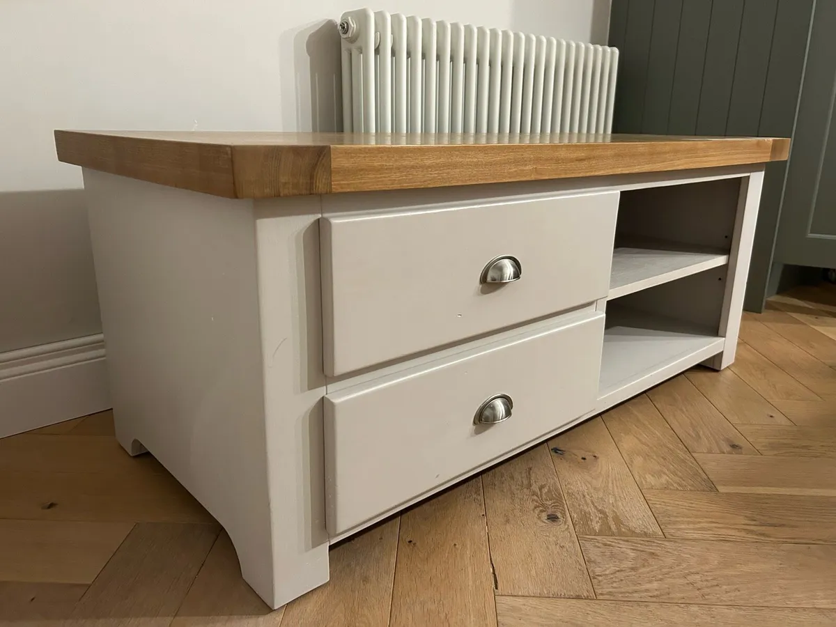 TV Unit - Image 3