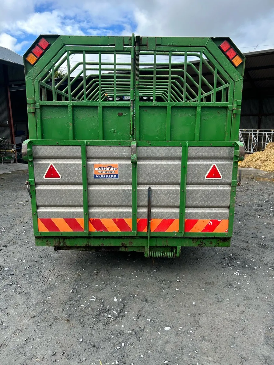 16 ft cattle trailer - Image 2