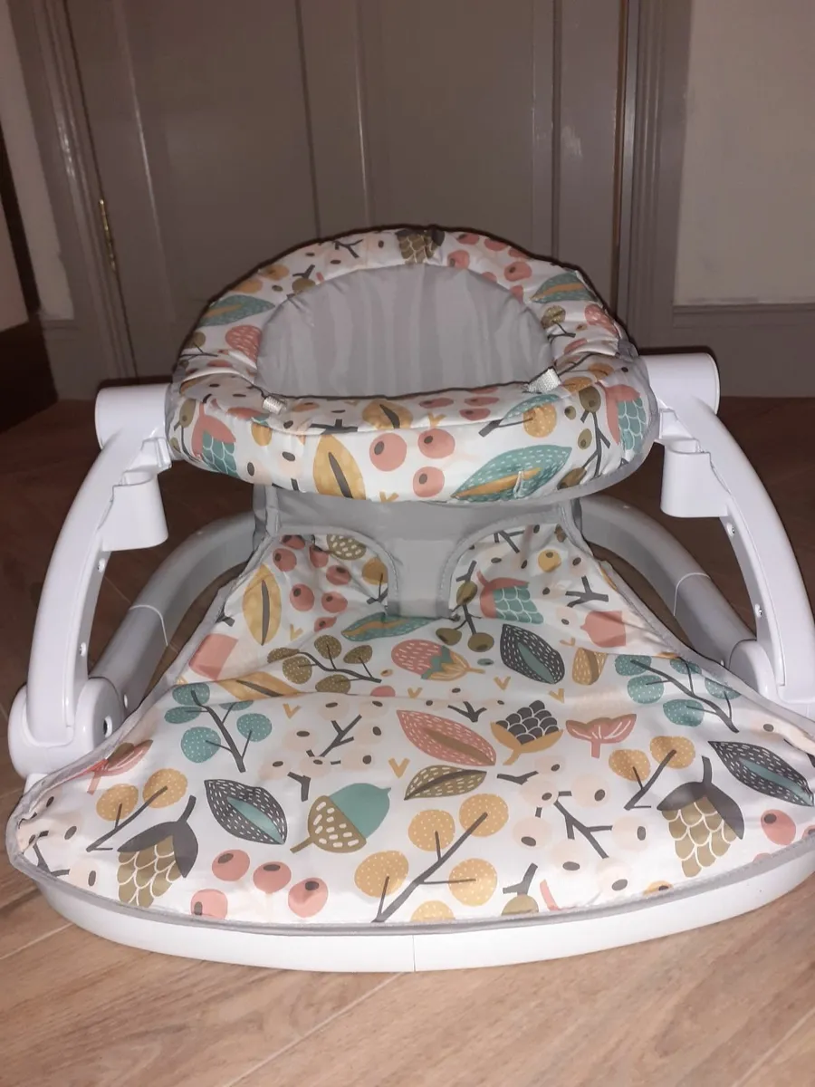 Sit me up baby chair - Image 1