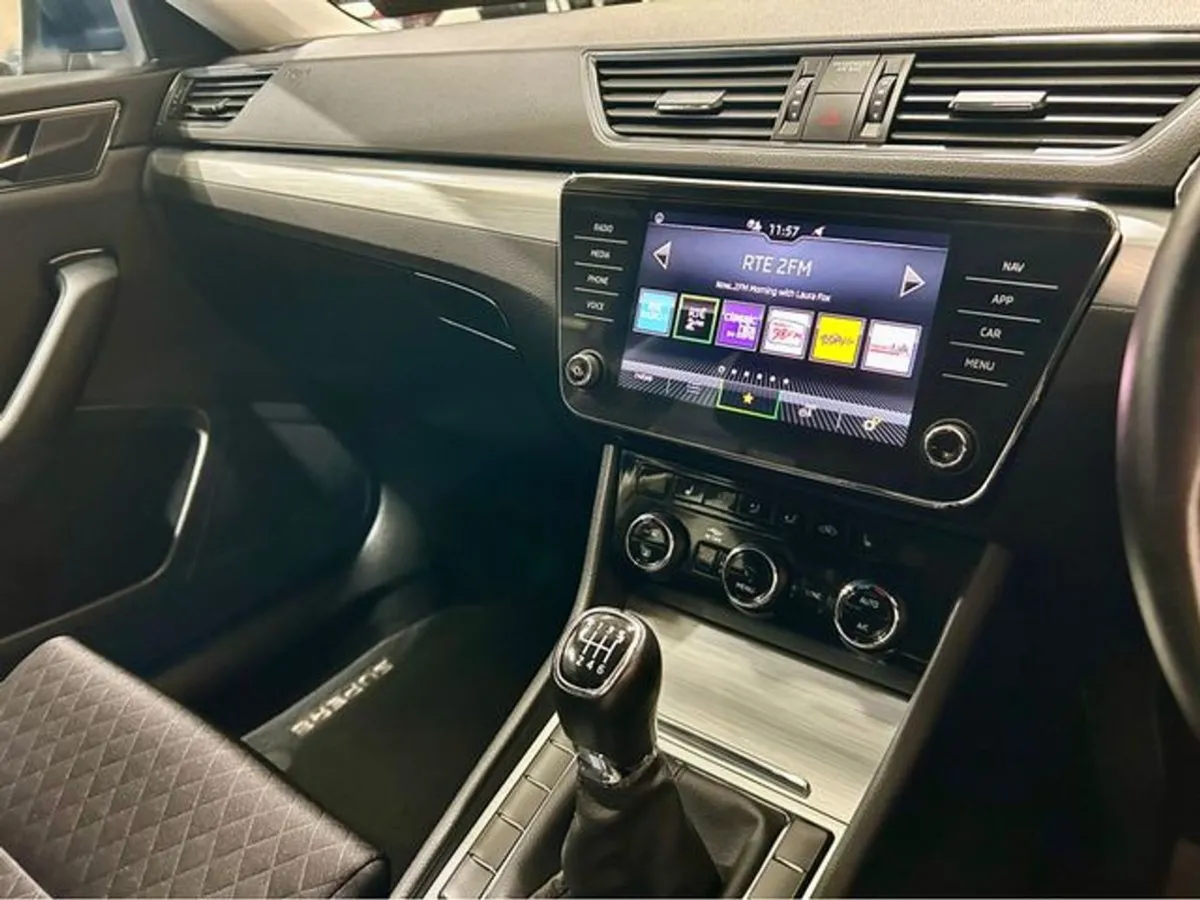 Skoda Superb Ambition 2.0 TDI 150HP 5DR - Image 4