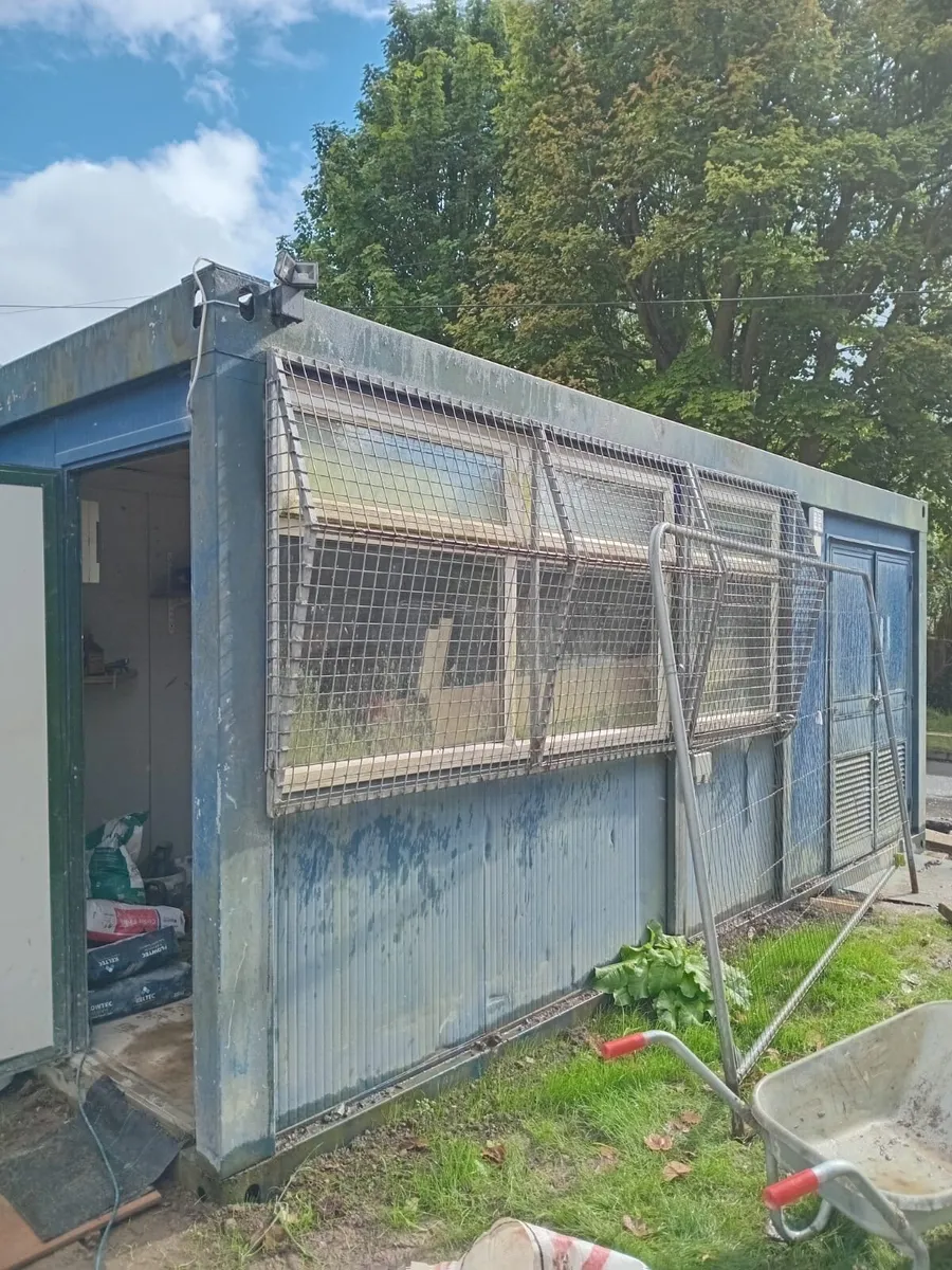 Shipping container/office/toilet - Image 1