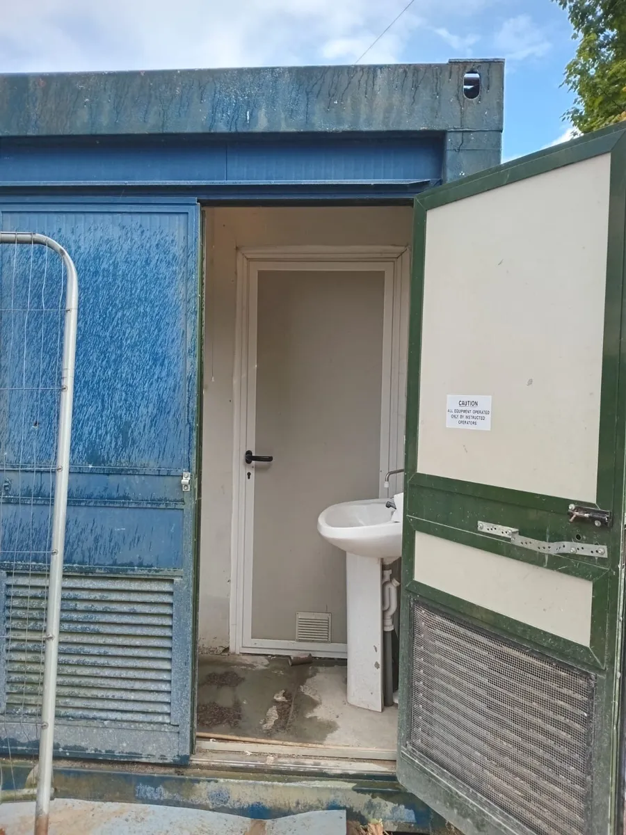 Shipping container/office/toilet - Image 3