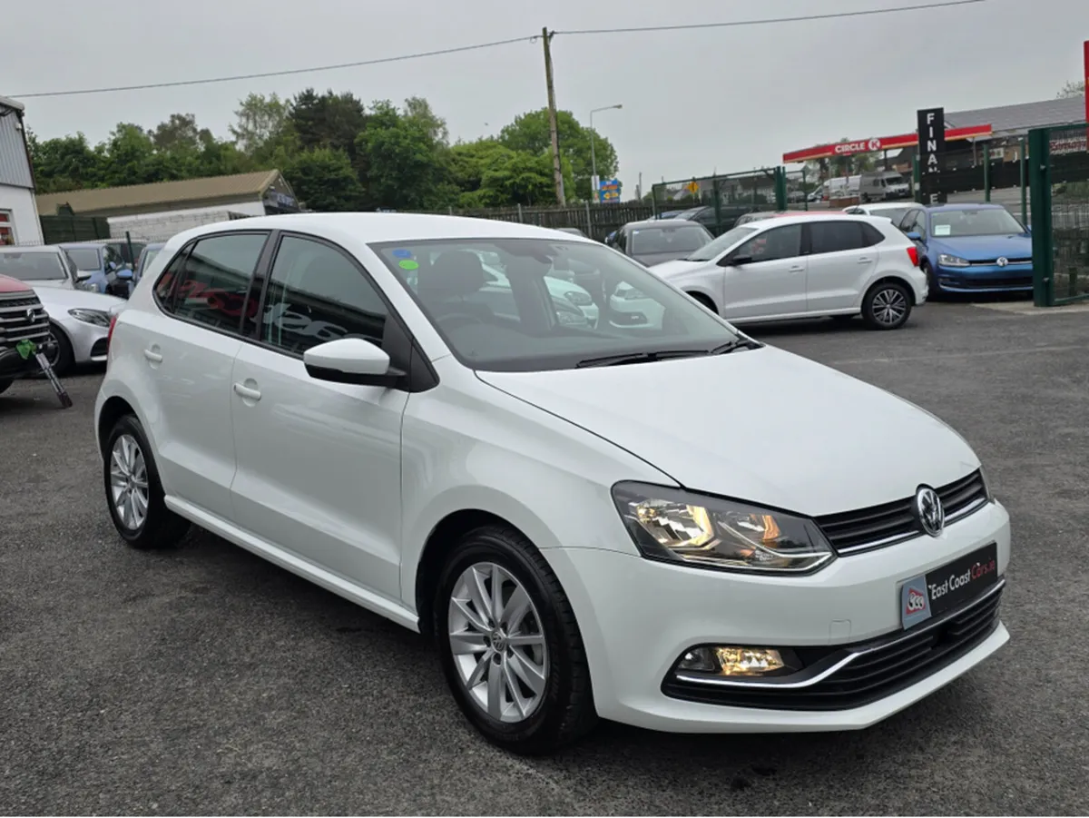 Volkswagen Polo 1.2 TSI  COMFORTLINE  / ALLOYS / R - Image 2