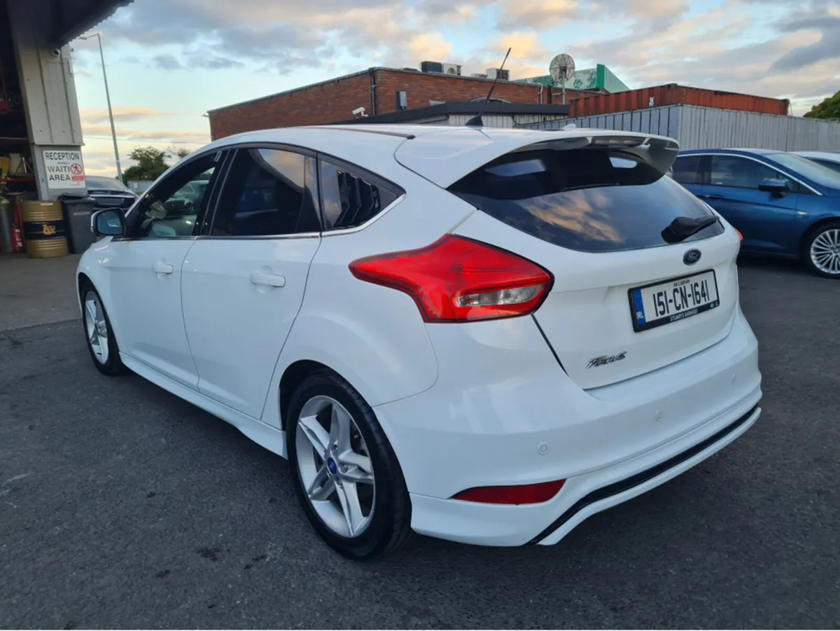 Ford Focus 1.5 TDCI ZETEC S 120PS 5 5DR - Image 3