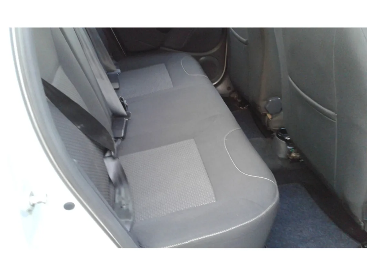 Dacia Duster SIGNATURE 1.5DCI 110 4DR 1.5 DCI 4 - Image 4