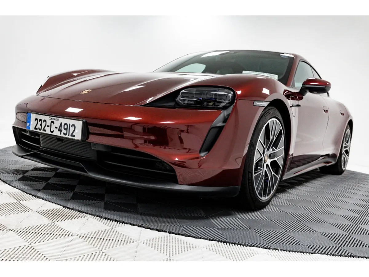 Porsche Taycan *Nice Colour Combo* 79.2 kWh 400HP - Image 2