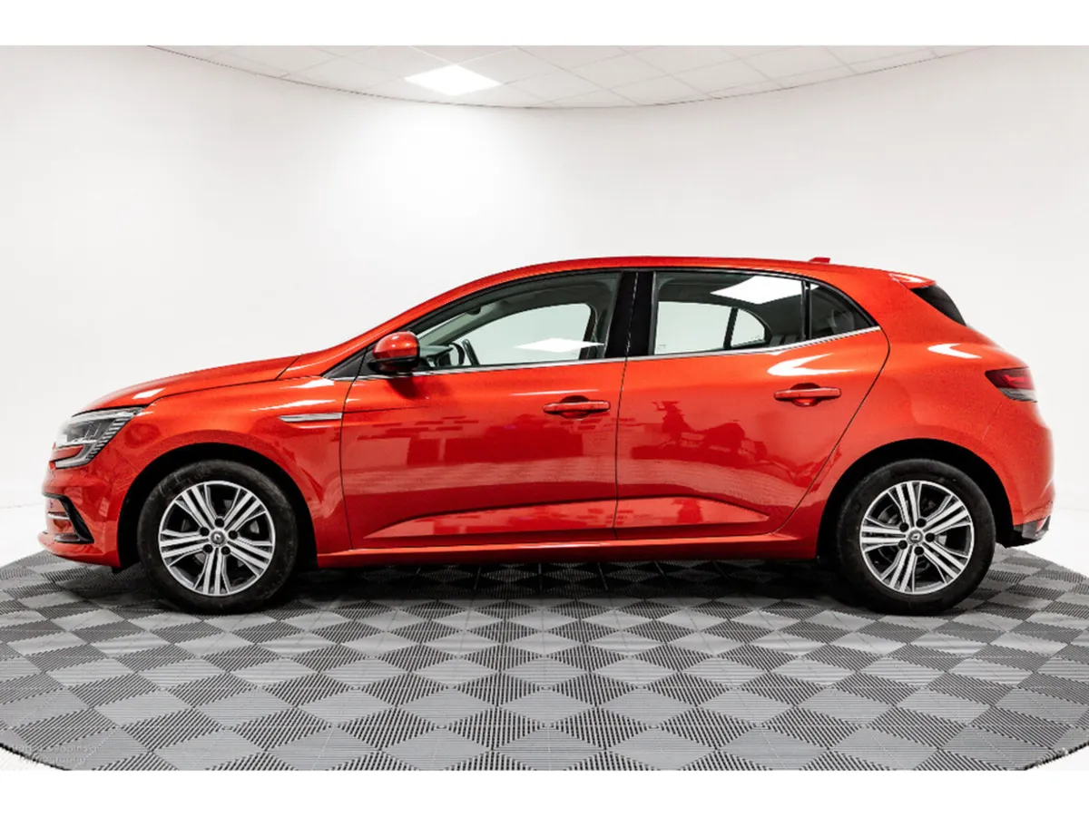 Renault Megane Iconic TCE 1.3 Petrol 140HP - Image 3