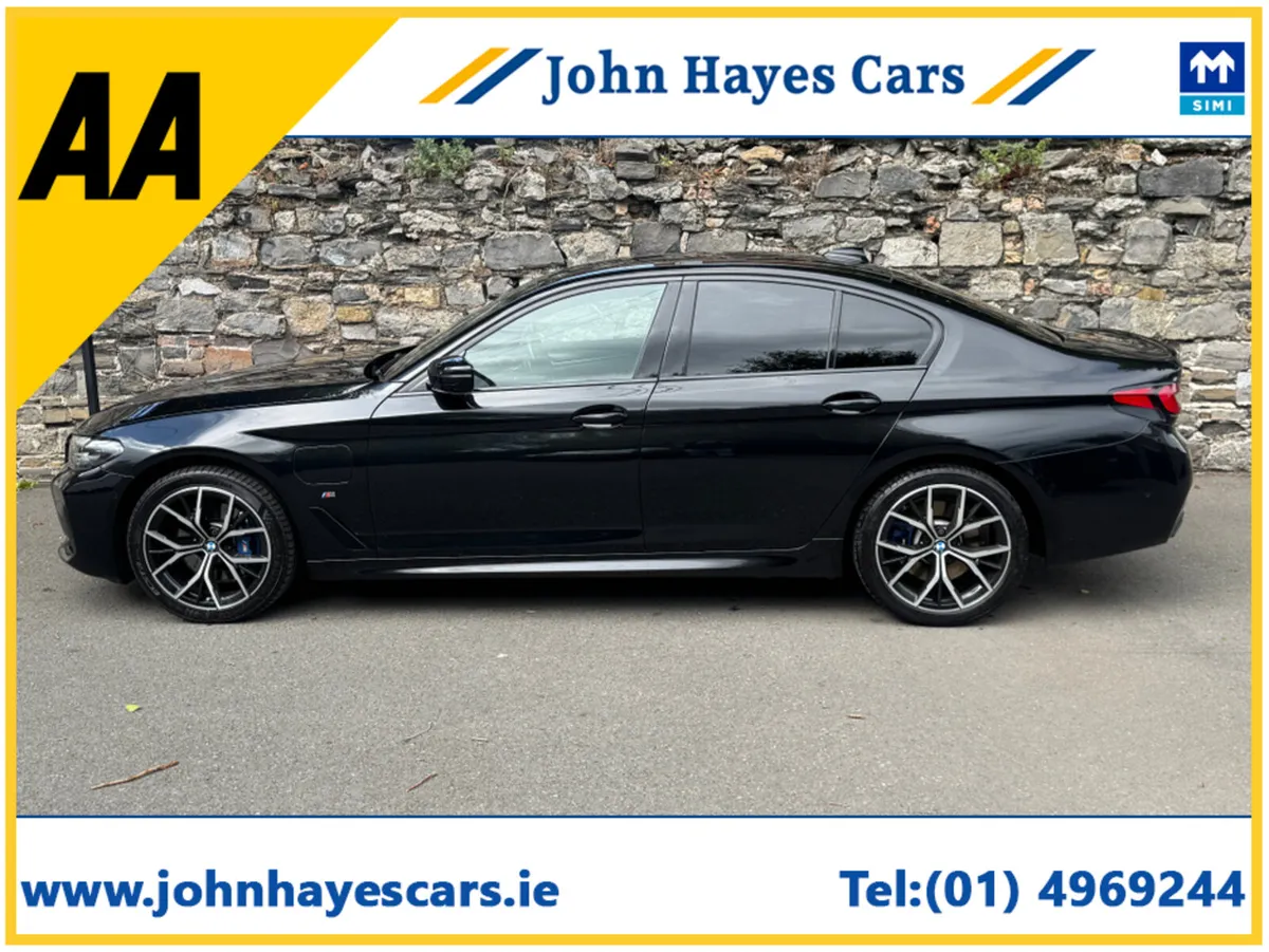 BMW 5-Series 530e M SPORT LOW KMS//PRO PACKAGE//ON - Image 3