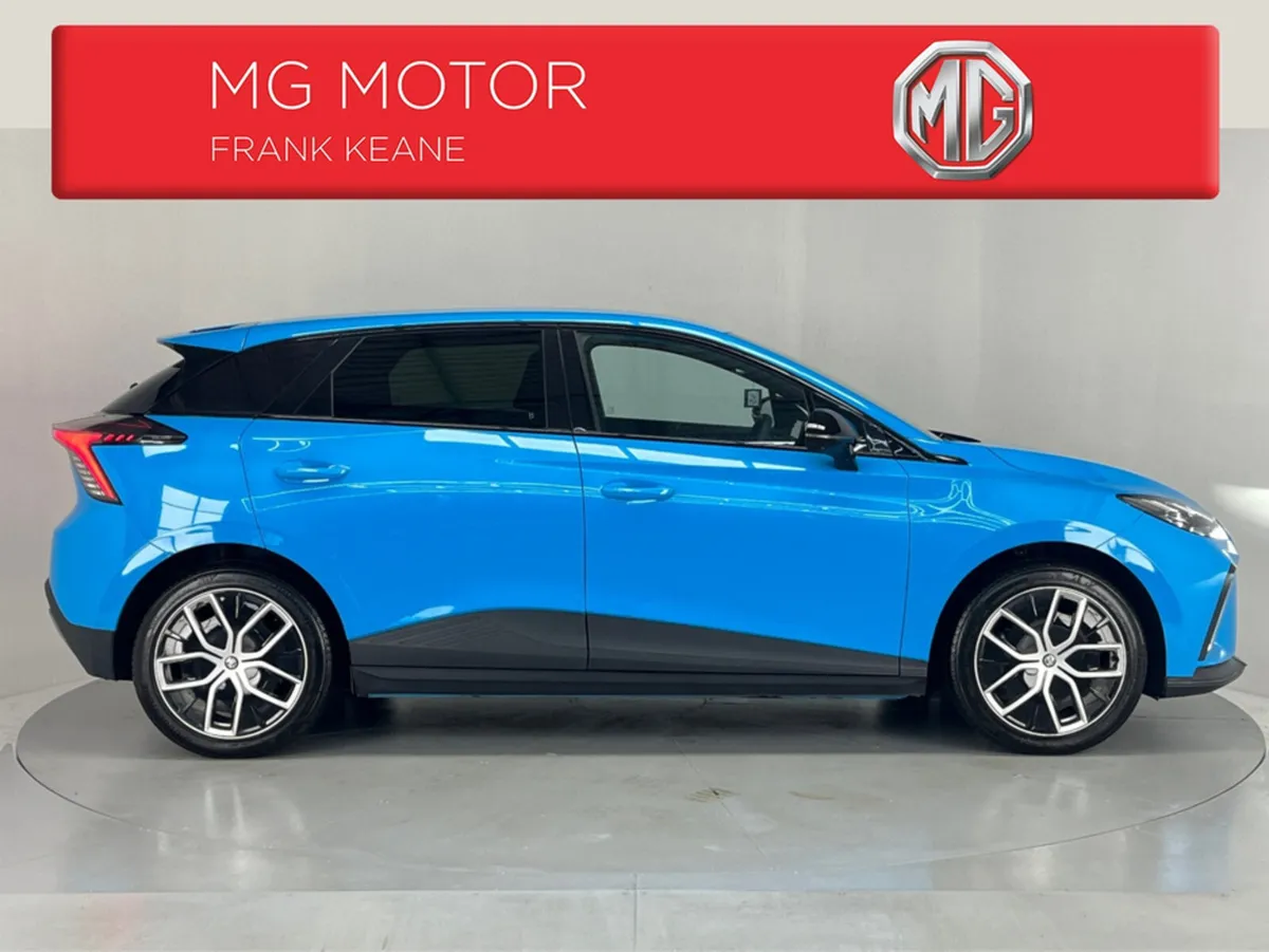 MG 4 LR - EXCLUSIVE- 64KWH**HALF LEATHER INTERIOR* - Image 3