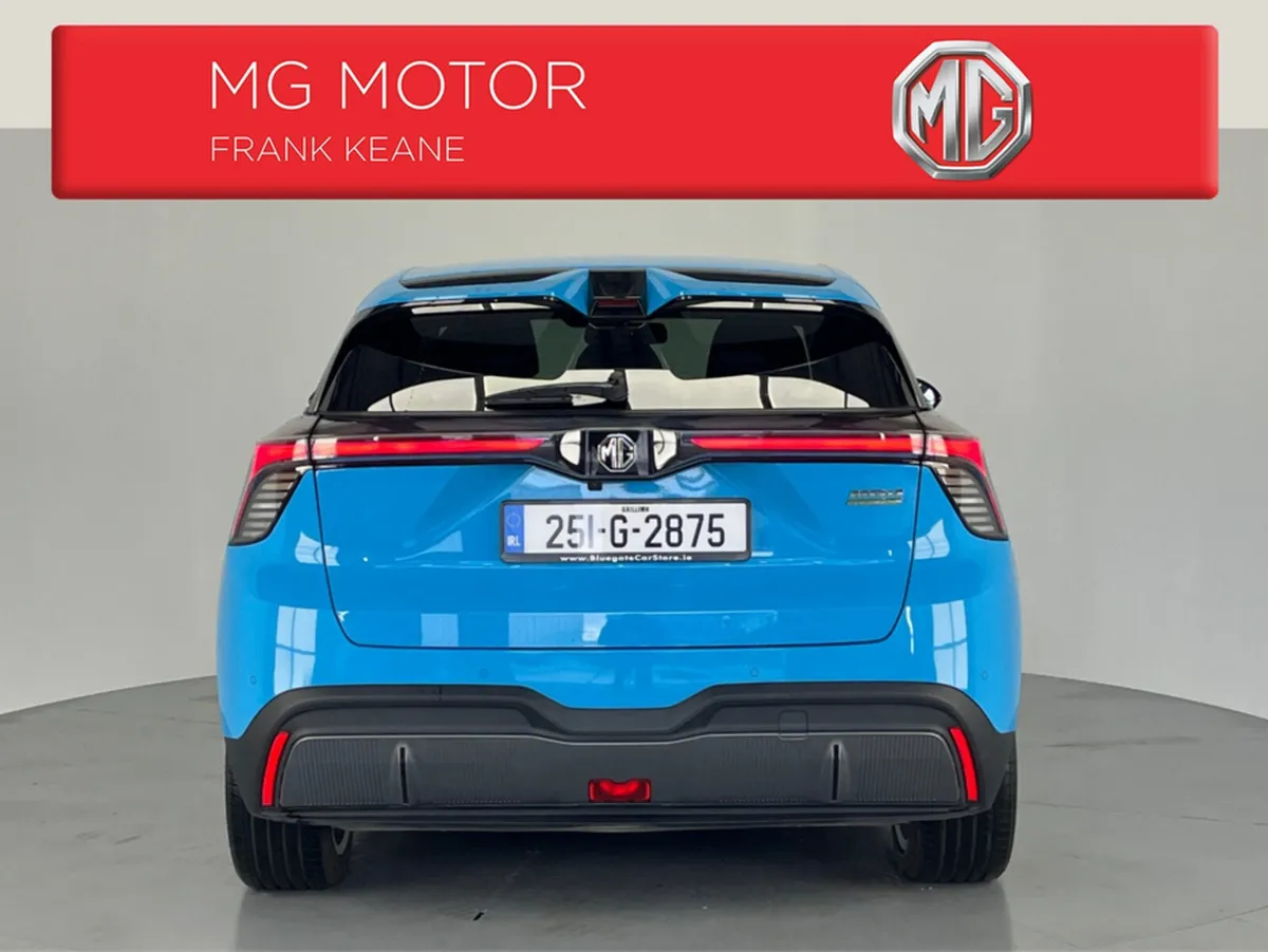MG 4 LR - EXCLUSIVE- 64KWH**HALF LEATHER INTERIOR* - Image 4