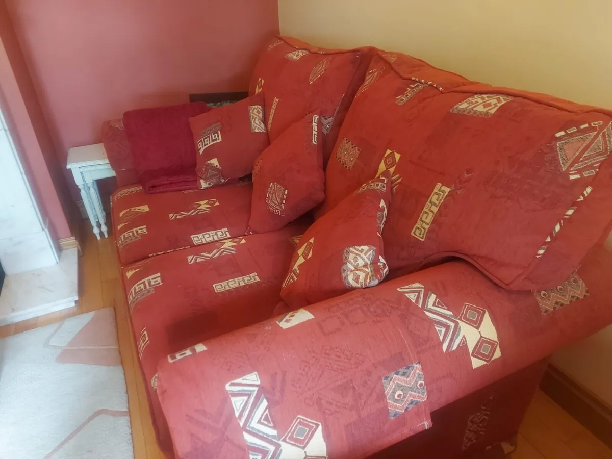 3 piece Suite - Image 4