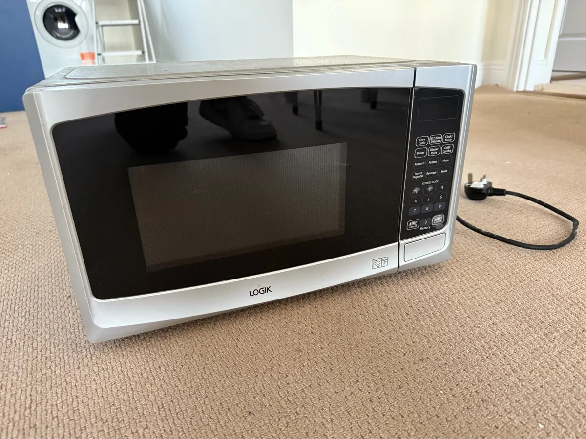 Logik Microwave