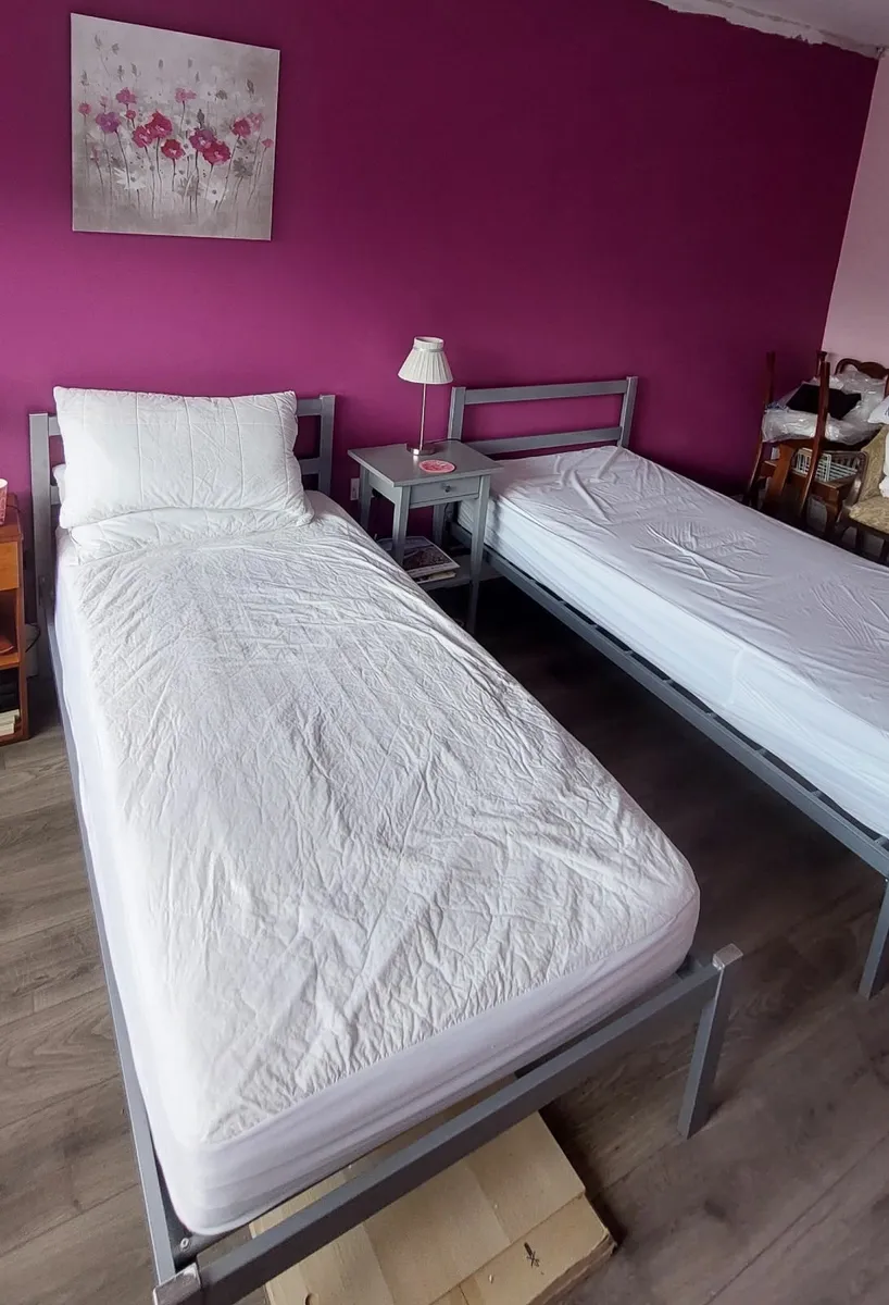 Beds - Image 2