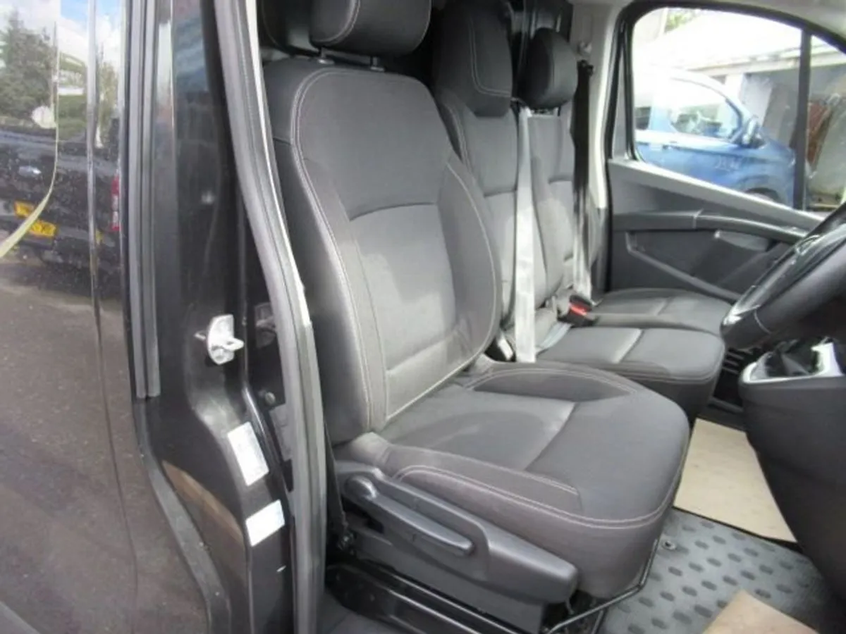 Renault Trafic 2.0 dCi Blue Ll30 Sport Panel Van - Image 3