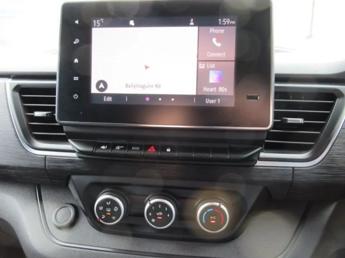 Renault Trafic 2.0 dCi Blue Ll30 Sport Panel Van - Image 4