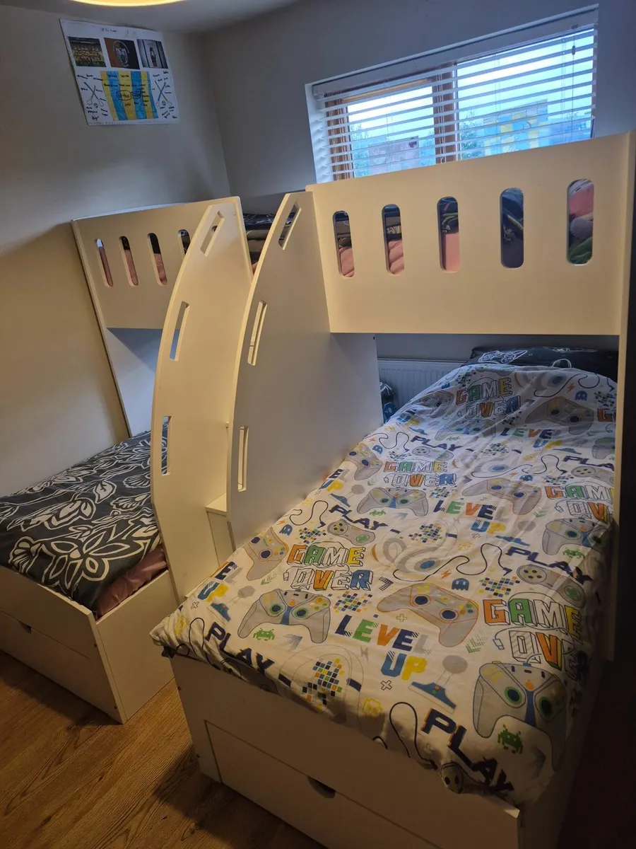 Triple  sleeper bed - Image 2