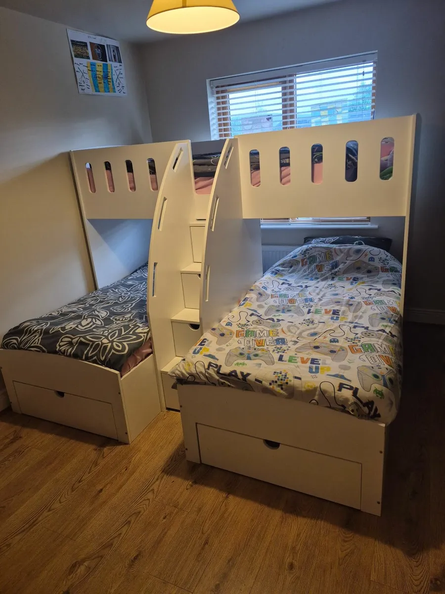 Triple  sleeper bed - Image 3