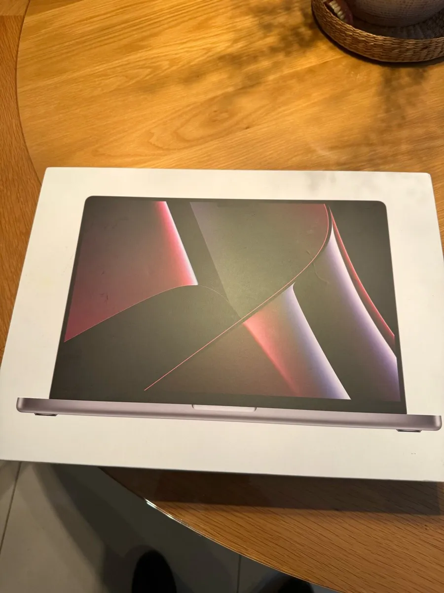 MacBook M2 Pro 16” Mint - Image 1