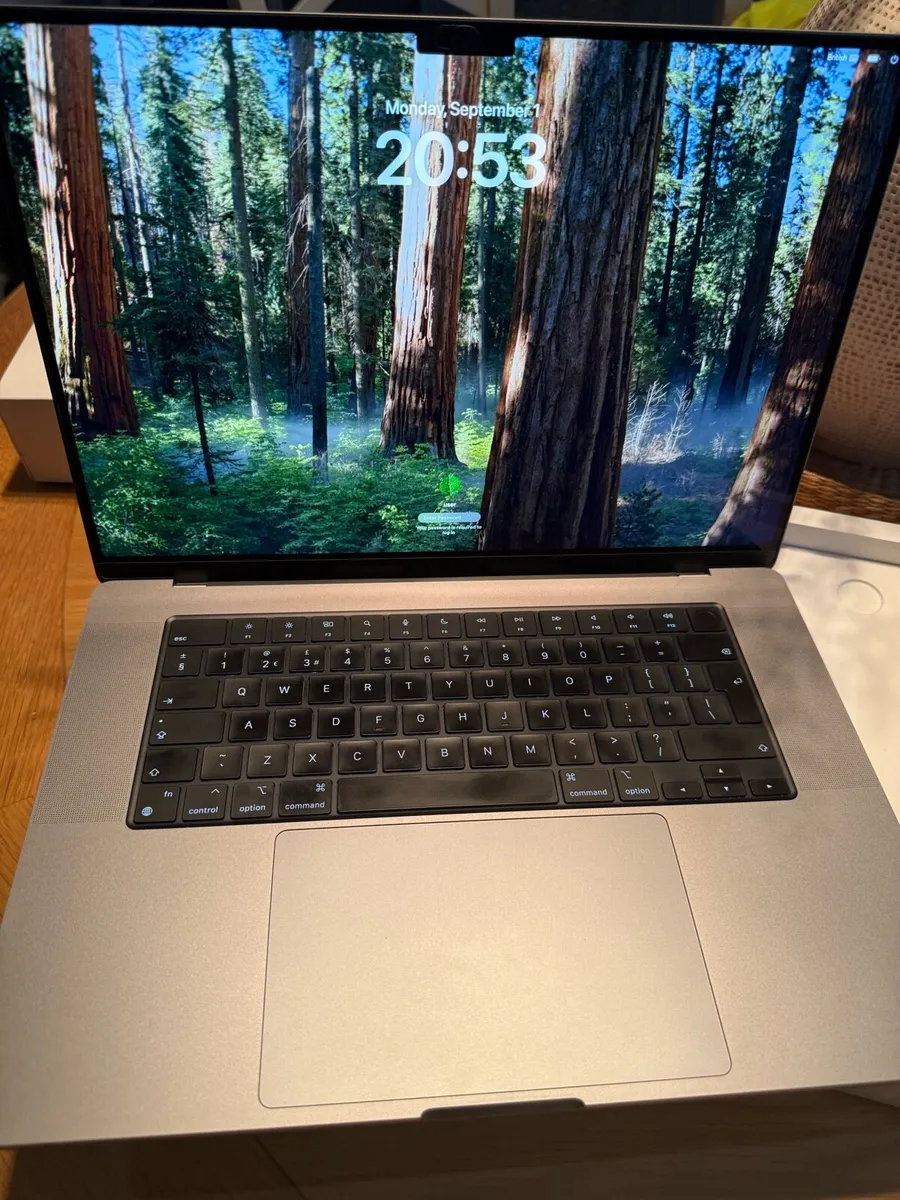 MacBook M2 Pro 16” Mint - Image 3
