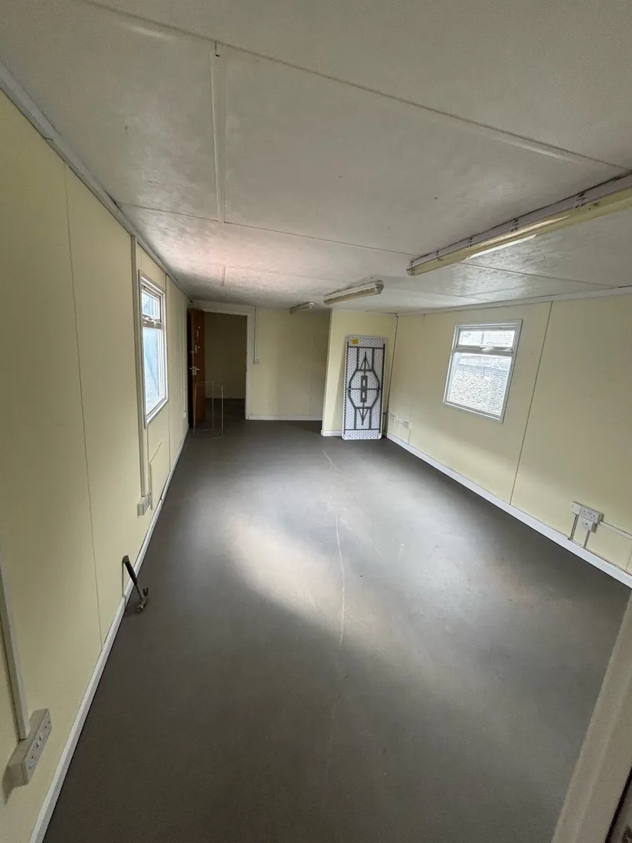 40ft x 12ft cabin - Image 2