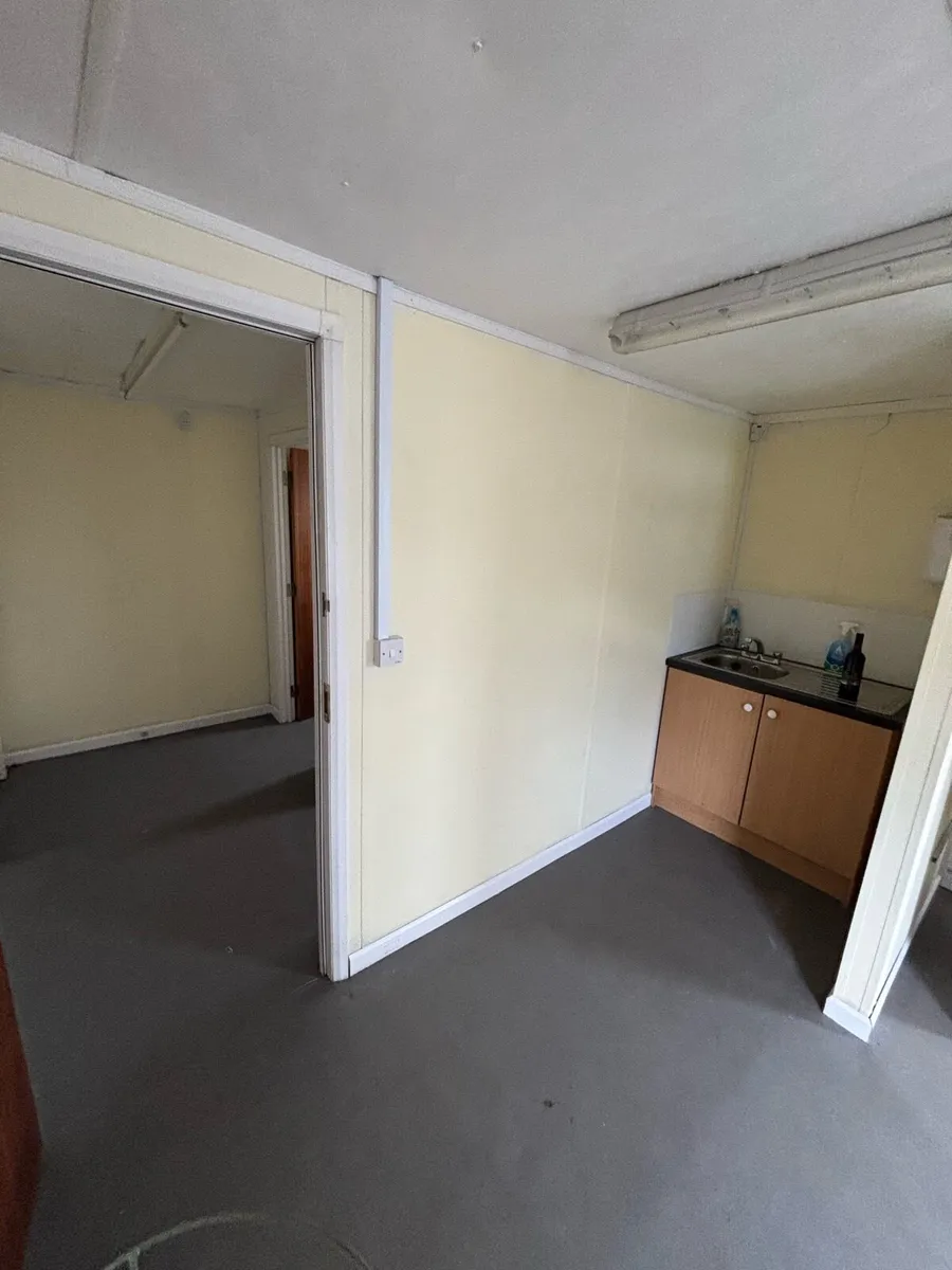 40ft x 12ft cabin - Image 4