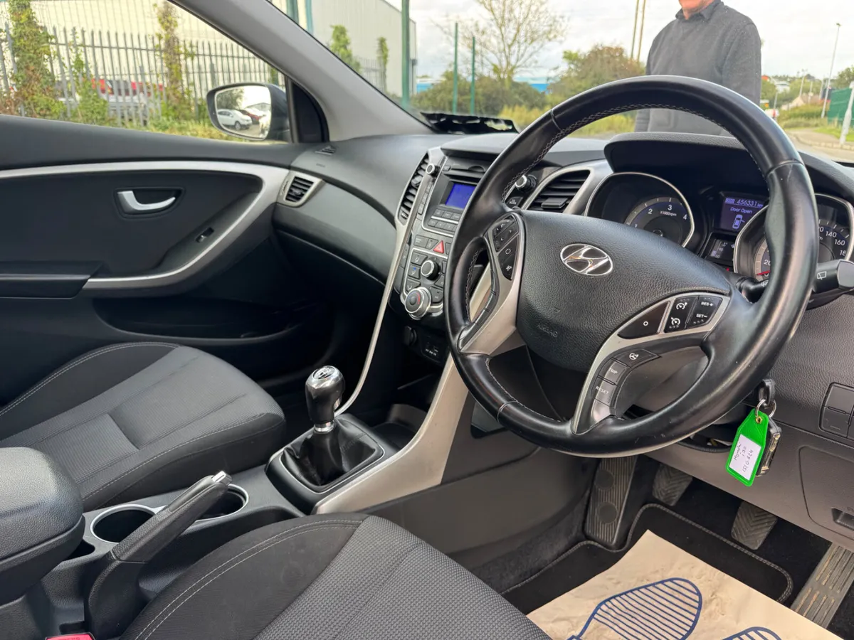 Hyundai i30 2015 deluxe 1.6 crdi - Image 3