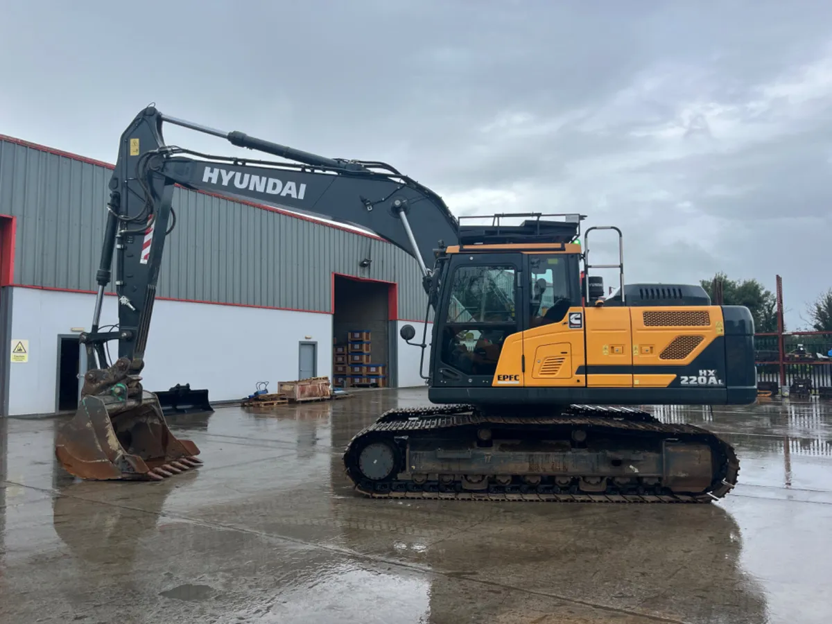2022 Hyundai HX220AL Excavator - Image 1