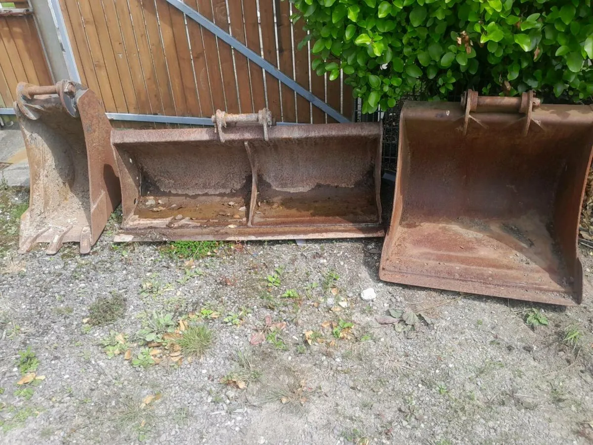 Digger buckets-plant and machinery - Image 1