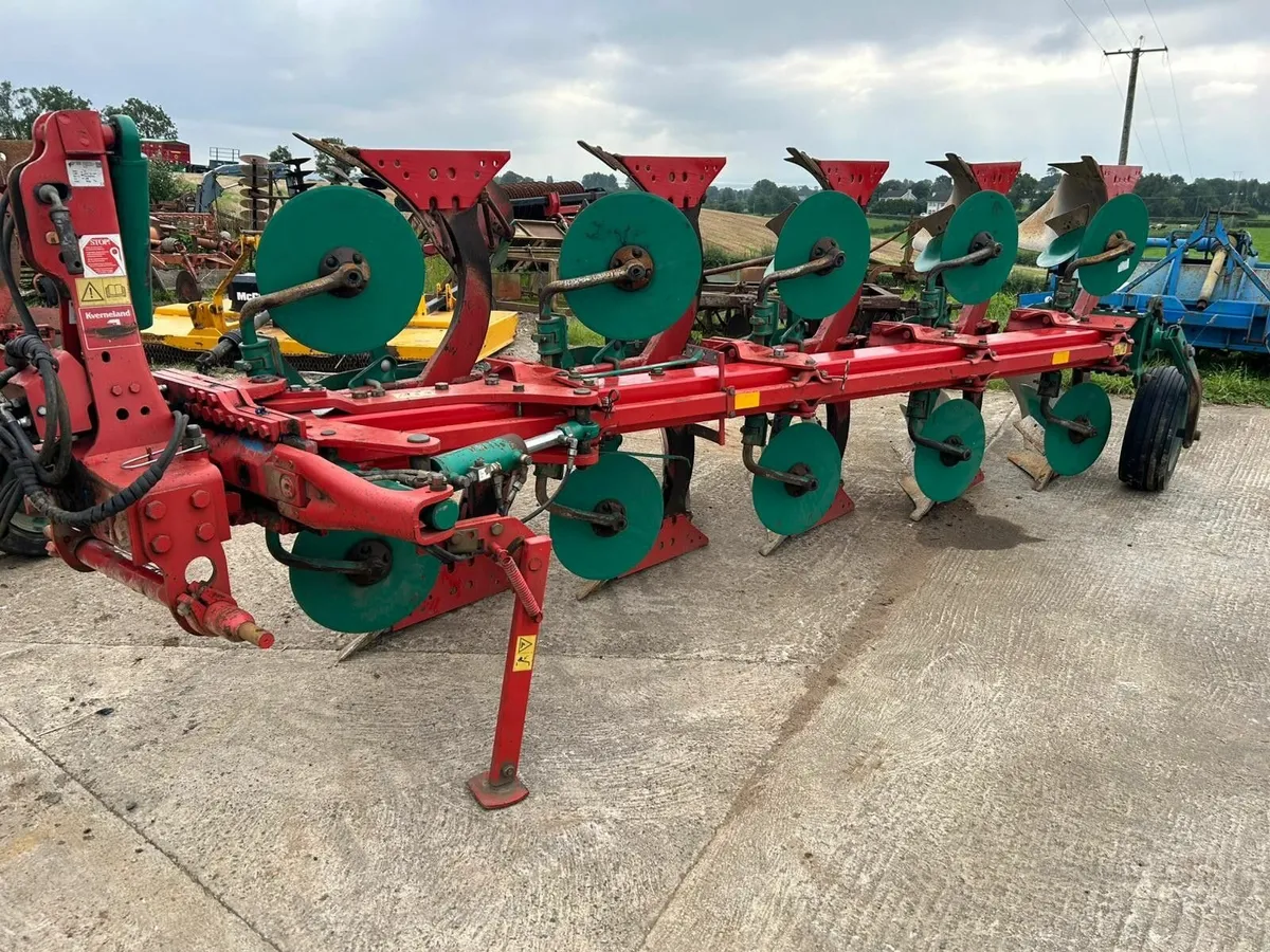 Kverneland ES85 plough - Image 1