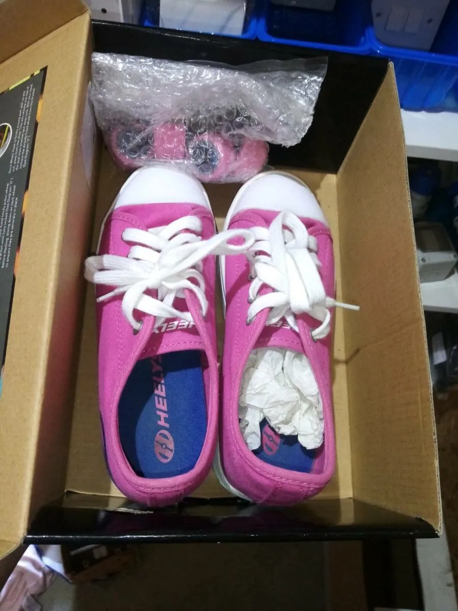 HEELYS footware - Image 1