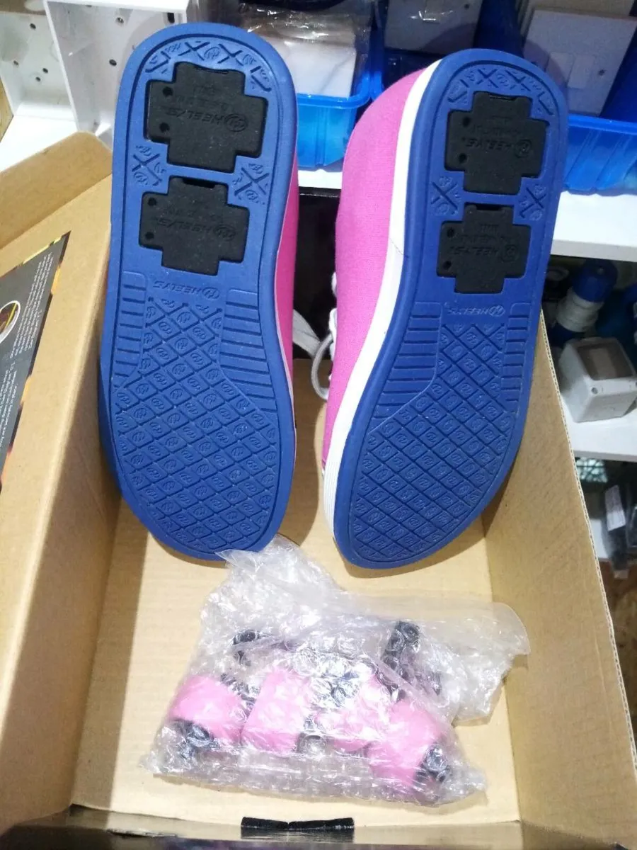 HEELYS footware - Image 2