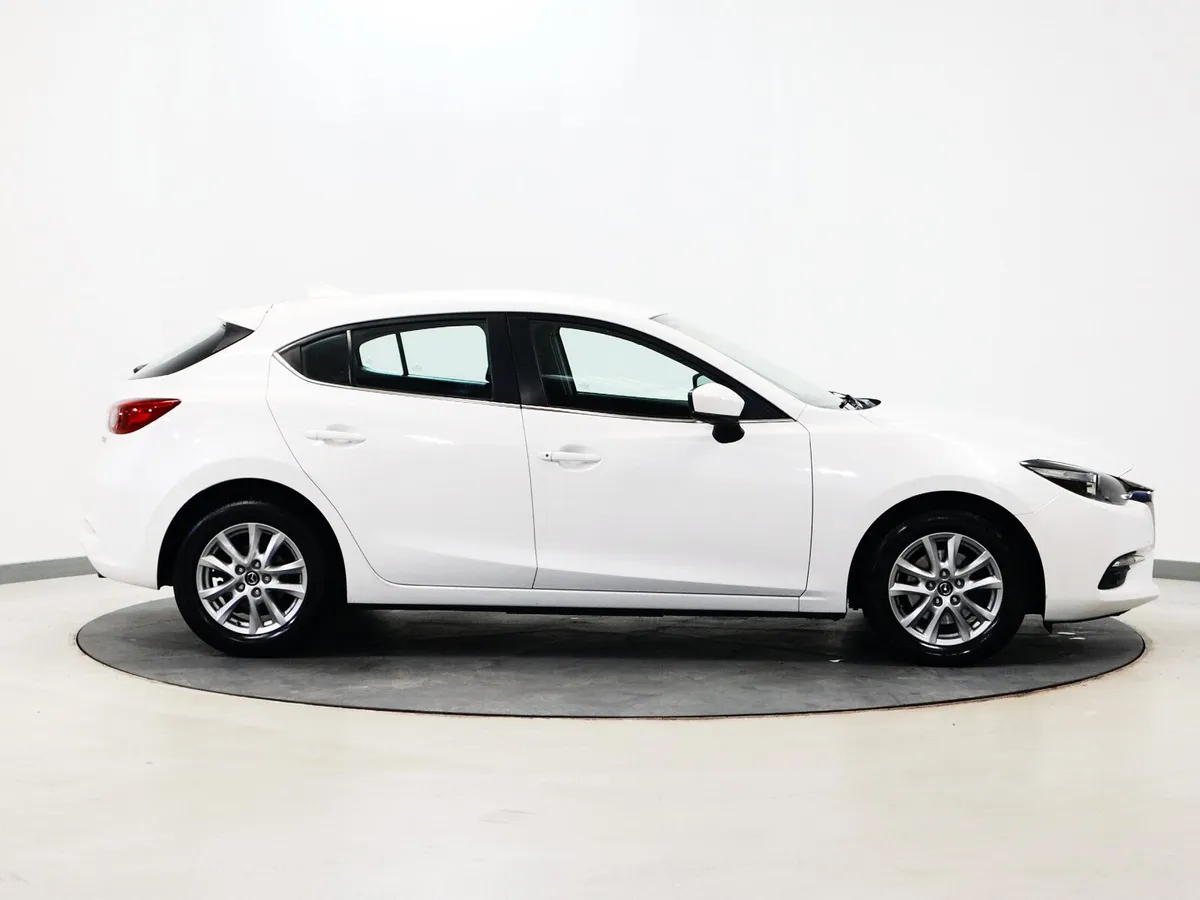 *4* 2017 Mazda Mazda3 1.5d executive - Image 2