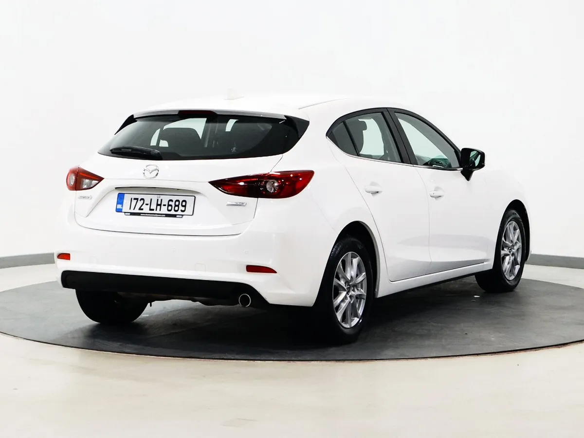 *4* 2017 Mazda Mazda3 1.5d executive - Image 3