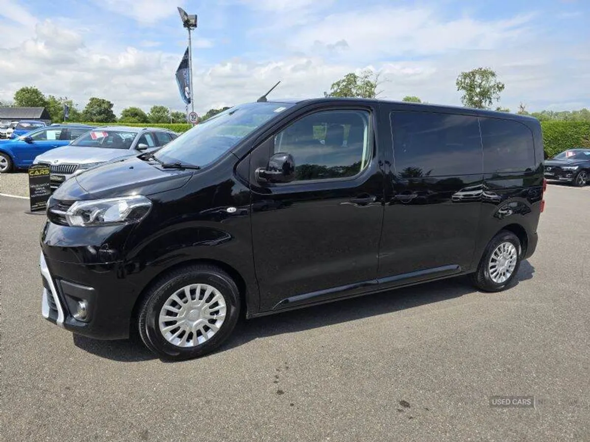 Toyota Proace Shuttle Medium - Image 2