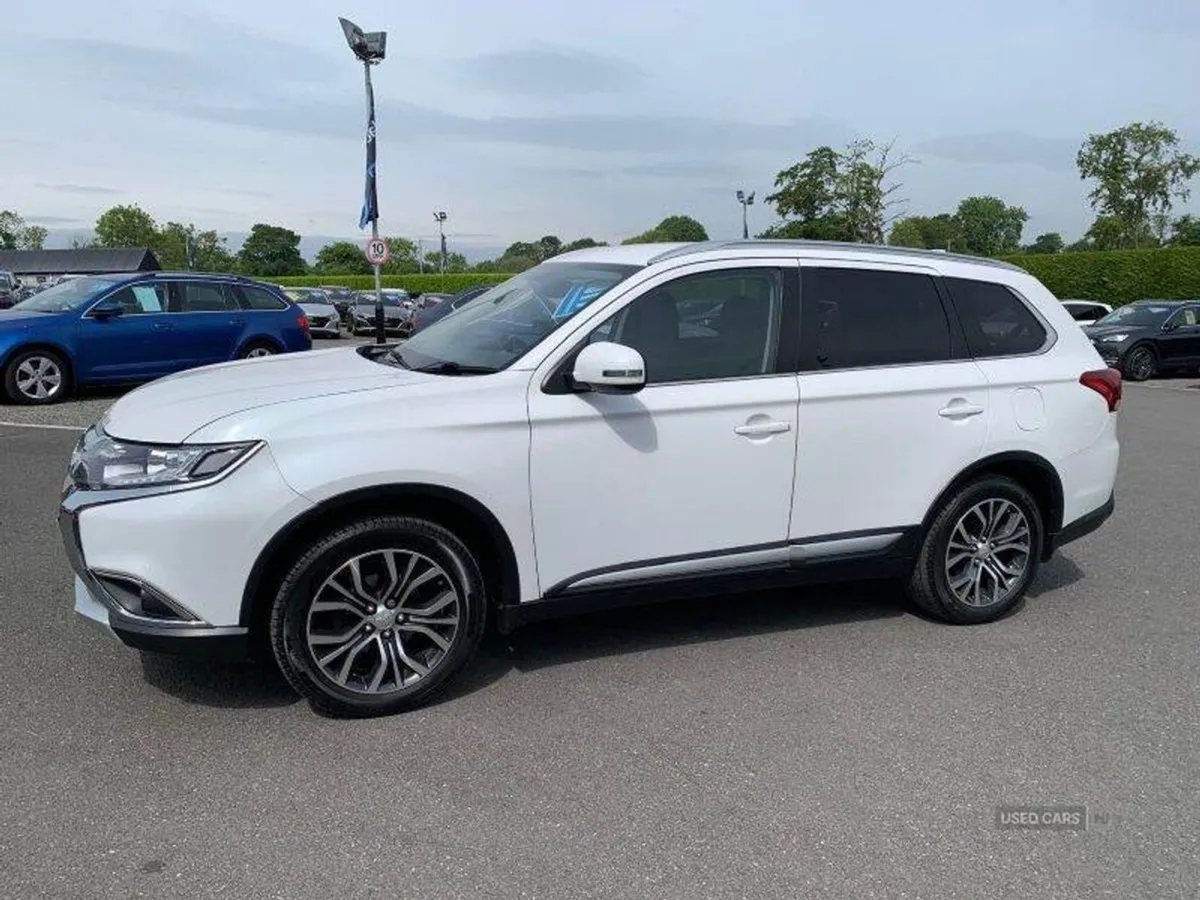 Mitsubishi Outlander 3 - Image 2