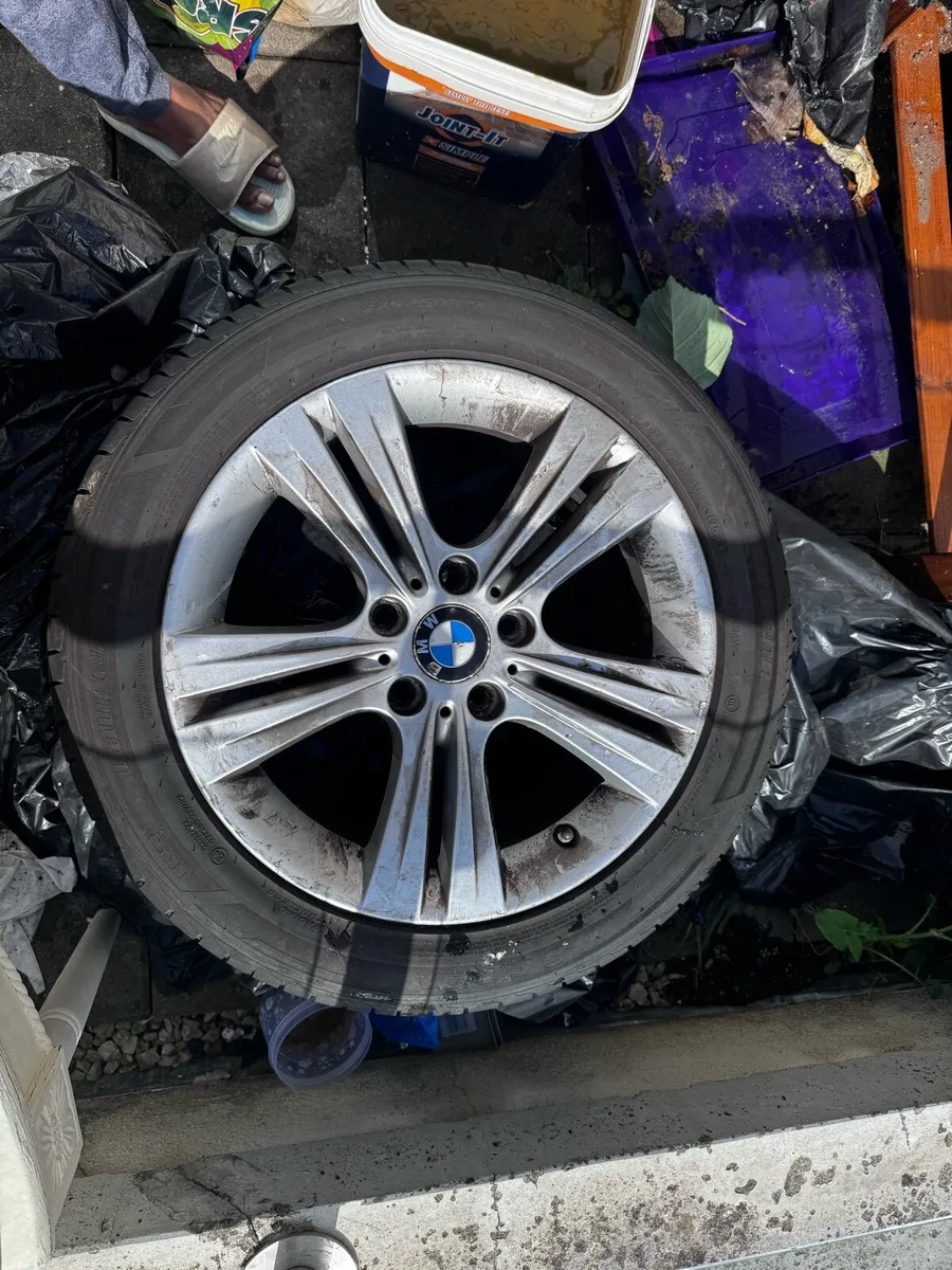 Bmw f30 17 inch genuine alloys - Image 1