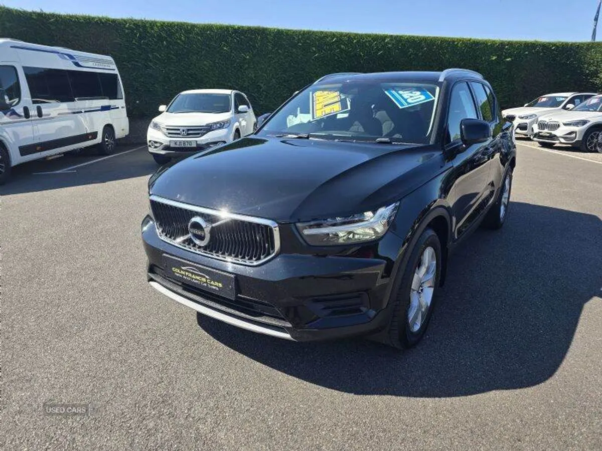 Volvo XC40 Momentum - Image 1
