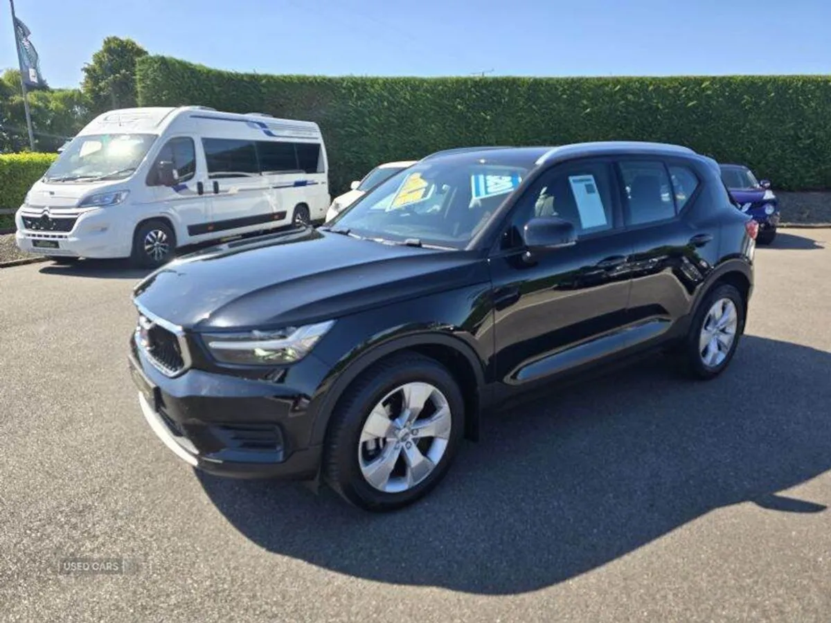 Volvo XC40 Momentum - Image 2