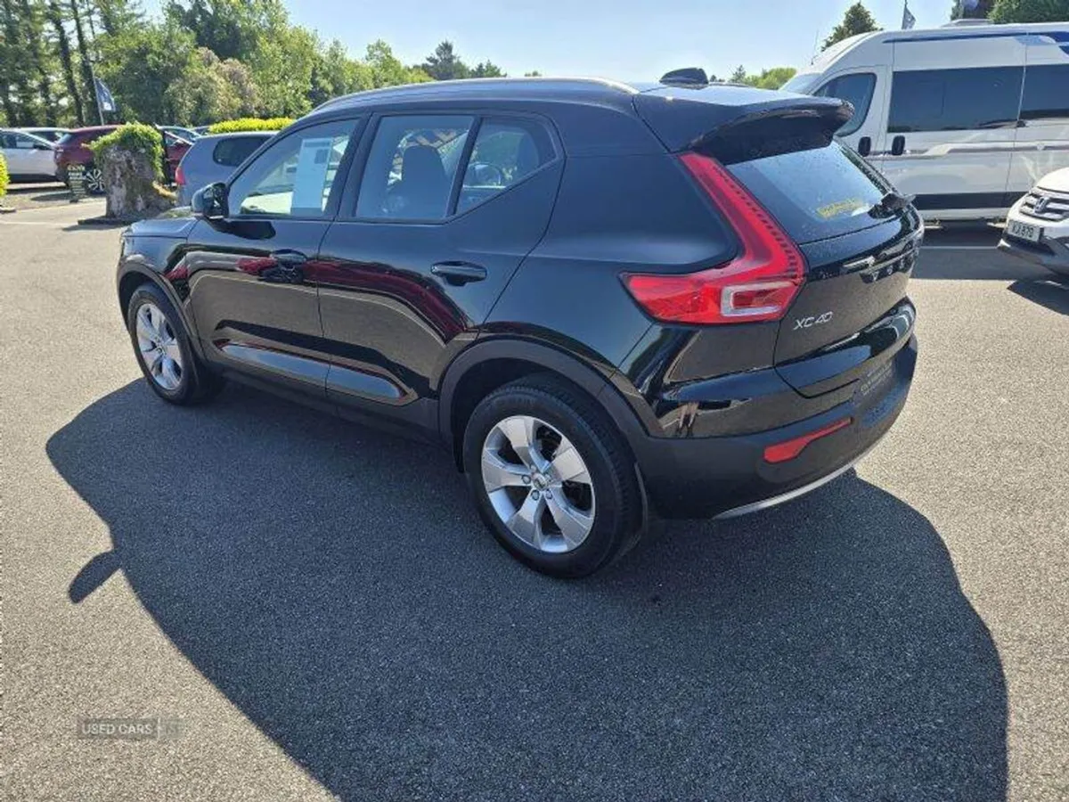 Volvo XC40 Momentum - Image 3