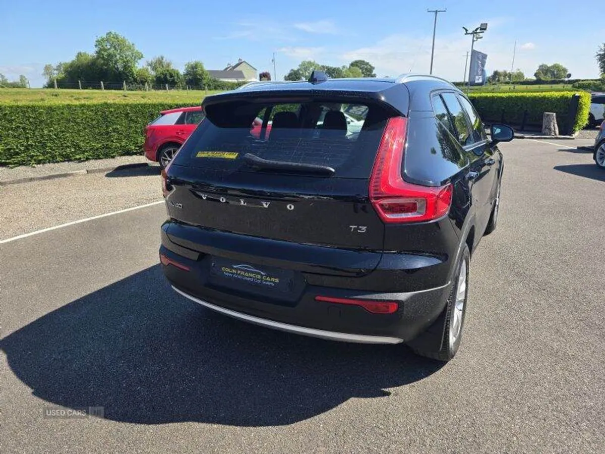 Volvo XC40 Momentum - Image 4