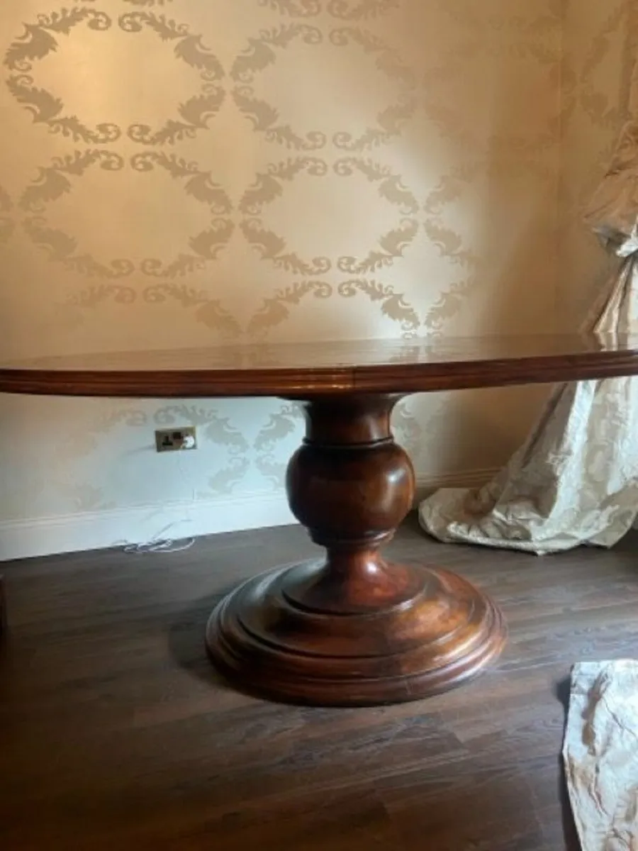 Dining room Table - Image 1