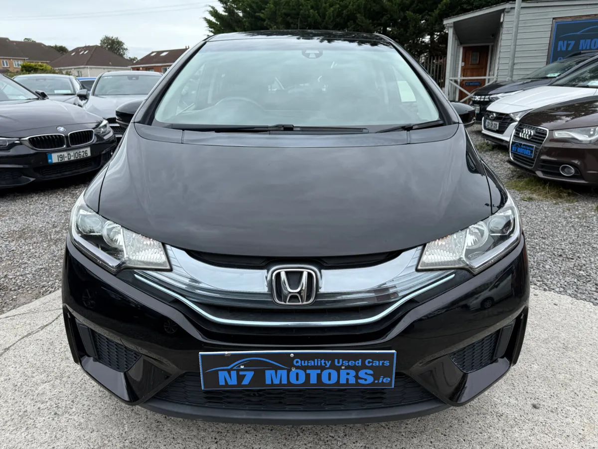 2015 Honda Fit  1.5 HYBRID AUTO - Image 3