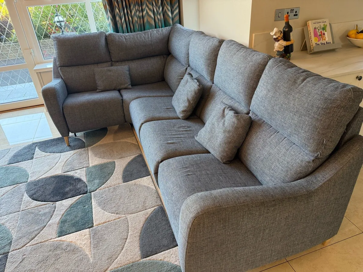 Corner couch - Image 4