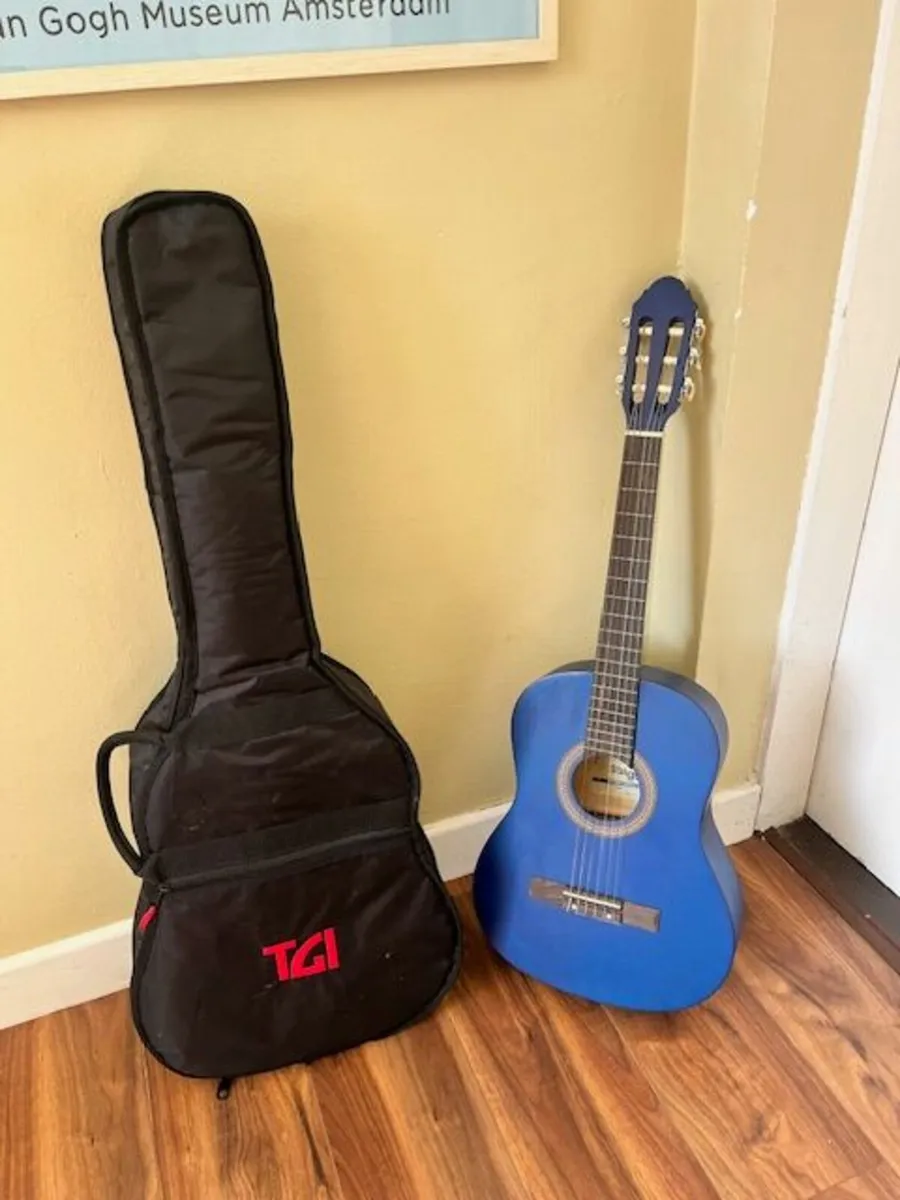 Lovely Kids STAGG Guitar good condition - (L/H) - Image 3