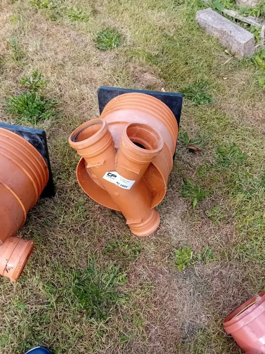 Yard clean out ,wavin fittings and roadstone pavin - Image 1
