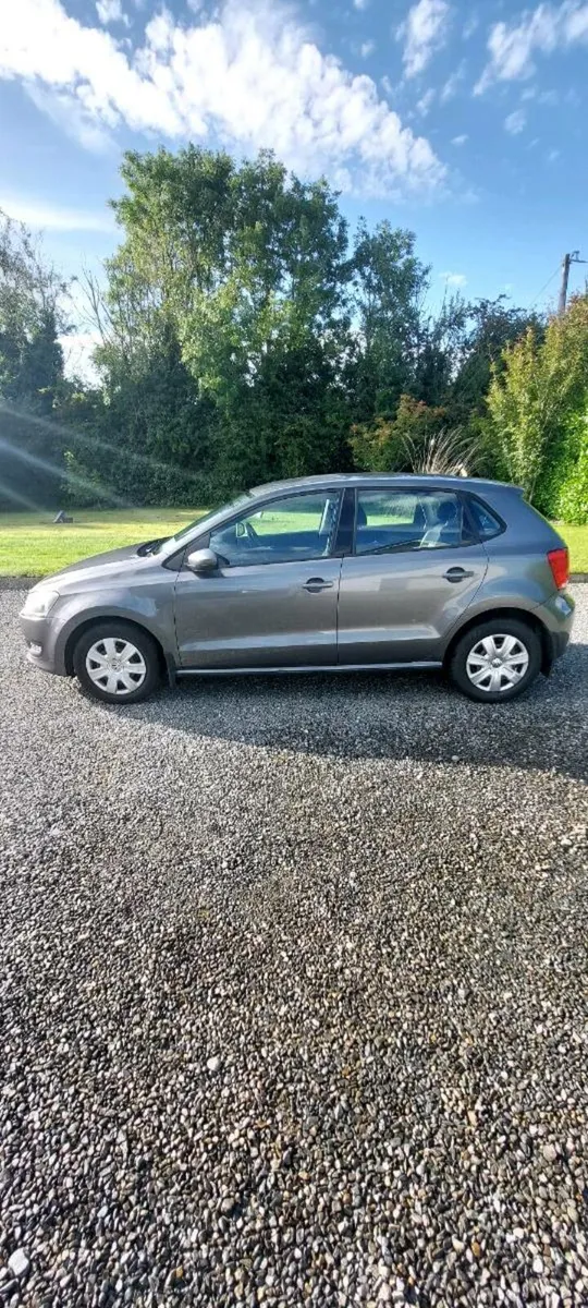 2014 Volkswagen  Polo  1.2 petrol Grey - Image 4